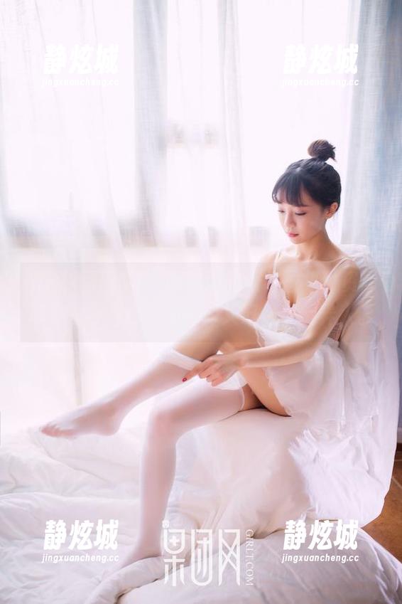 GIRLT果团网 - 陈秋雨的短裙图集，资源都有，穿得那么随意却又好像在捉弄人。