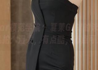 MFStar模范学院 – 夏茉GIGI的泳池生活私拍：湿发，有点酷，有点可爱