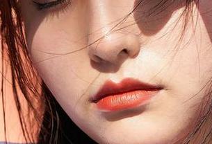 MiiTao蜜桃社 – 在缇娜美Tinami的高清写真里，网袜是新宠儿，谁说不能这样穿？