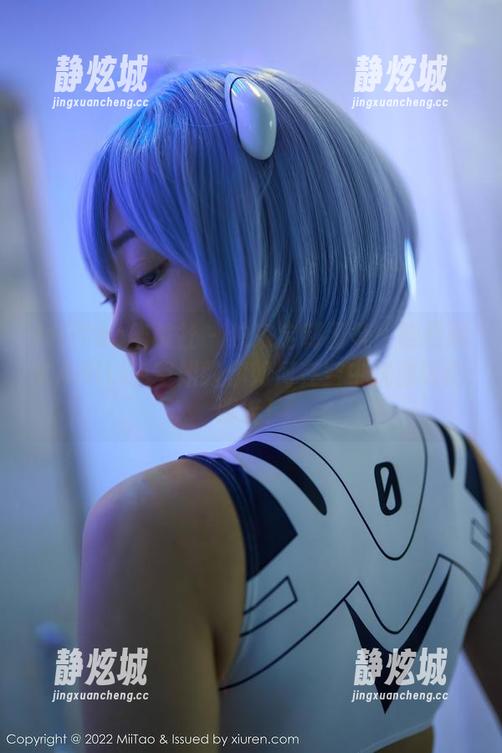 MiiTao蜜桃社-韵莉娜VANILLA MiiTao蜜桃社 - 独家定制图集:韵莉娜VANILLA空姐教你如何在空中优雅踩高跟鞋!