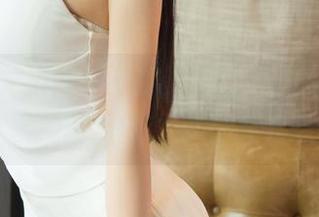UGirls尤果网 – 让人停下来的美图，究竟哪里藏着孟狐狸的女王气息？
