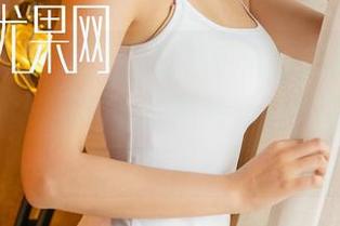 UGirls尤果网 – 白衬衫也能这样的气质，一个林妃媛就拿下，高清写真不要太好哦！