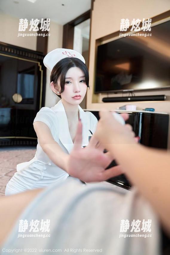 Xiuren秀人网 - 修女变身时尚达人：Elise谭晓彤精选！要有多大胆，才能这样？