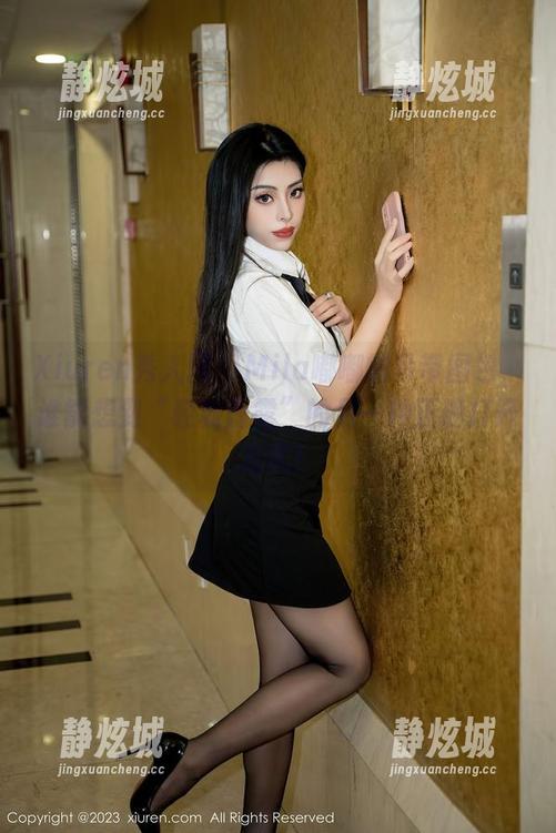 Xiuren秀人网-Mila嘟嘟 Xiuren秀人网 - Mila嘟嘟的吊带图包,谁能想到“轻松前露”的另一种正确打开方式!