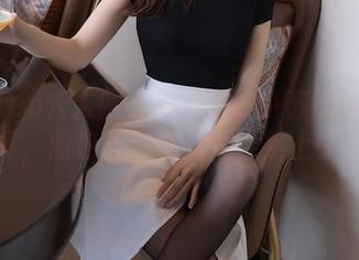 Xiuren秀人网 – YOYO苏小苏的泳装写真，图包里这气氛太容易上头。