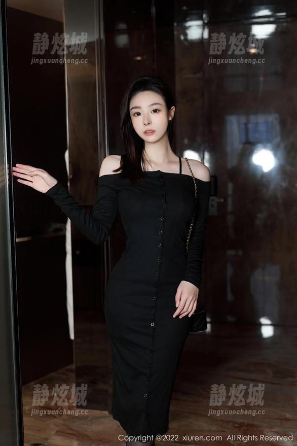 Xiuren秀人网-冷月yuer Xiuren秀人网 - 冷月yuer作品:双马尾套图,真是把简单发挥到了极致!