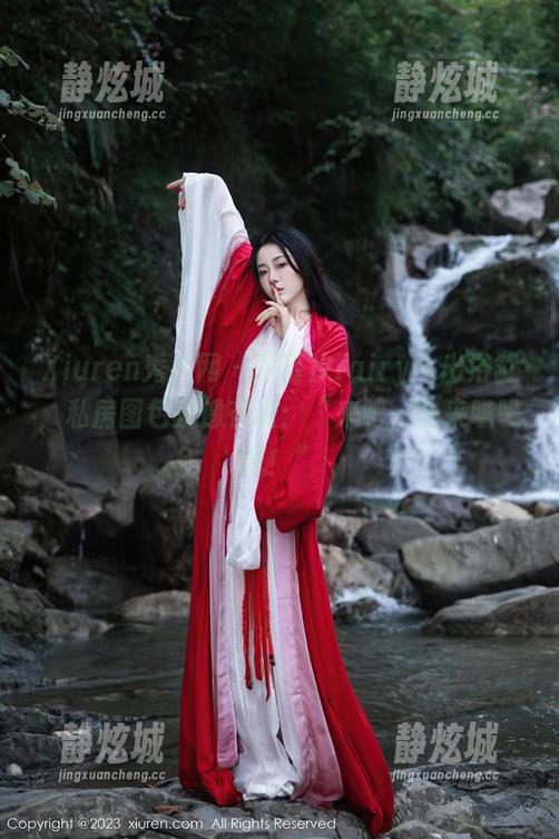 Xiuren秀人网-周慕汐fairy Xiuren秀人网 - 周慕汐fairy一出浴缸,私房图包就像在说:“来吧,快来瞧瞧我!”