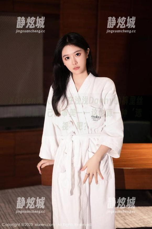 Xiuren秀人网-浅浅Danny Xiuren秀人网 - 在浅浅Danny的裤里丝中,更新自己的审美——这也算一种‘透视’吧?