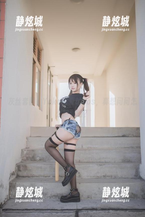 Yoko宅夏 灰丝套图,Yoko宅夏的cos,真想问问怎么想到的?