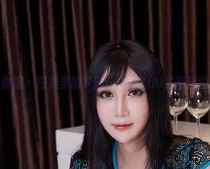 YouWu尤物馆 – 图集里的梦游：FoxYini孟狐狸的黑丝游戏？