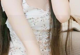 你能想象不呆猫的私房白丝过膝袜合集里会藏些什么吗？