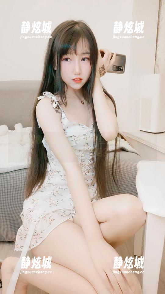 不呆猫 你能想象不呆猫的私房白丝过膝袜合集里会藏些什么吗?