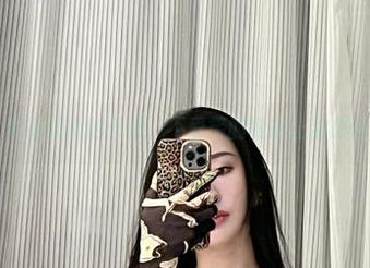 微密圈 – 壁纸级别的天使,不爱笑的赛琳让我想偷偷收藏!