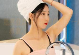 丽柜 – 然然在丝袜间的轻松漫步—精选写真集，忍不住想点赞！