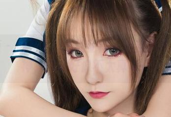 丽柜 – 油亮写真里的甜甜,恍若隔壁的女神,但又好像不太真实…