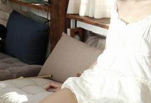 在全套图集中寻找五更百鬼的连衣裙和小宇宙