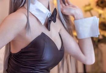 兔玩映画原图：那双袜子和妹妹到底是独立存在，还是完美搭配？