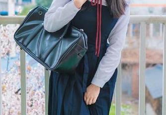 兔玩映画最新图册,体操服少女的姿态,一种说不出的轻松和俏皮。