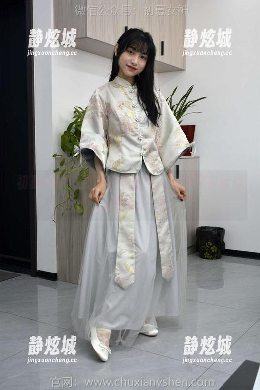 初夏女神 - 最新黑丝图包，双双又在给你上新课了！