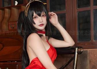 若隐若现的千夜未来：校服私拍合集，故事也许就在边边角角。