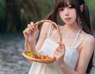 白裙有毒?咬人小小兔的套图下载指南,要小心哦!