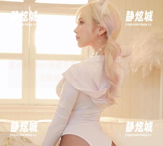 啾小妍Deer短裙写真，已经让我陷入了一种轻松愉悦的状态，怎么回事！