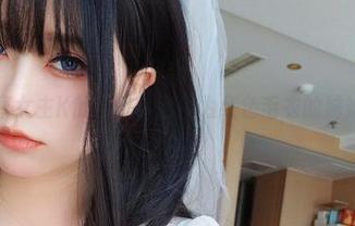 免费分享女主K的图集，顺便为红色毛衣的妹妹点赞。