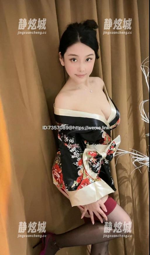奶雯 微密圈 - 精选修女图,奶雯居然把深邃和俏皮搭配得这么自然