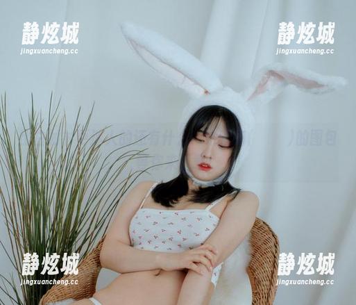 比白衬衫更迷人的还有什么？宋哈娜(송하나)的图包等你来下载！