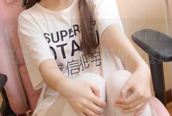 少女秩序 – 原图里，千澄的礼服像是从画中走出来的一样，真希望把她变成我的壁纸呀。