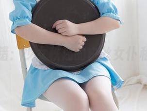 光影交错：少女秩序的白丝女仆私拍图集