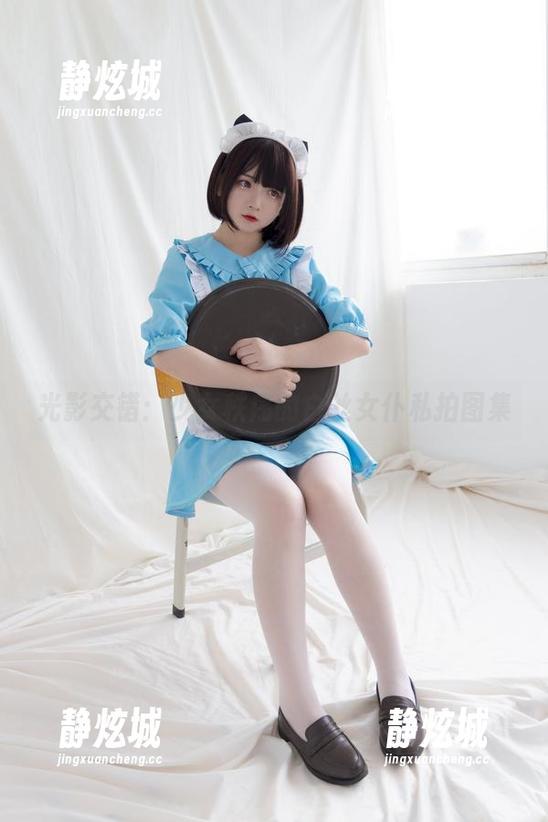 光影交错：少女秩序的白丝女仆私拍图集