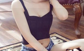 尤物馆 – 不要那么专注腿哦，仔细品品孟狐狸FoxYini的写真图集吧，各种角度都太撩了。