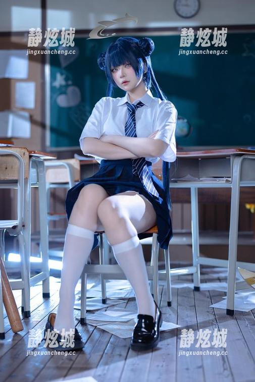 屿鱼yukako 屿鱼yukako的黑丝死库水必看美图,图集中的泳池假期感让你立马想穿越到那儿。