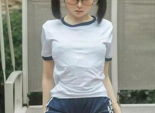 幼水铃衣在在线泳装秀中绽放，资源卡带你飞！