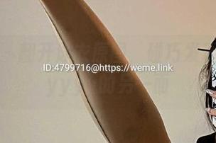 微密圈 – 翻开泳衣原图，碰巧发现徐绾绾yyyy的另一面
