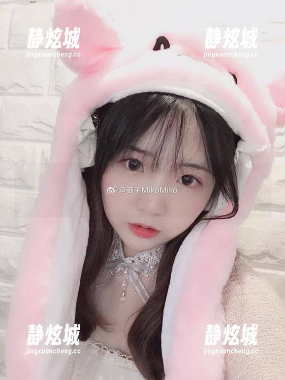 御子Yumiko白色全套，天真无邪配得上这盛装秀啦！