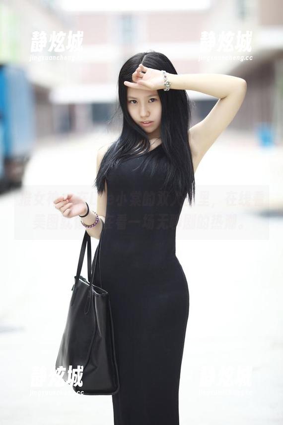 推女神 - 在Lee小棠的双人圈里，在线看美图就像是在看一场无聊剧的热潮。