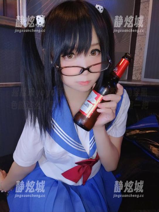 摇摇乐yoyo 摇摇乐yoyo精选:黑色,想不到她穿黑色能这么“酷”?我隔着屏幕都想擦一把汗了。