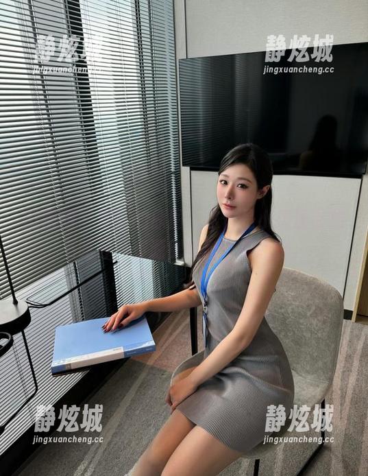微密圈 - 学妹的原图，这位是小逗逗显然不吃亏，资源倒是挺丰厚的啊。