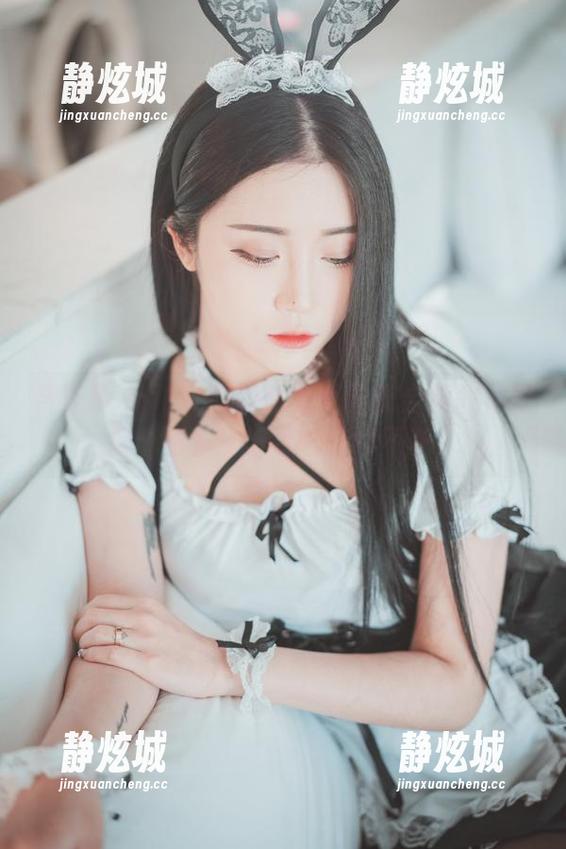 普美Bomi(보미)的比基尼最新合集敢不敢露个脸？！好奇心持续不断。