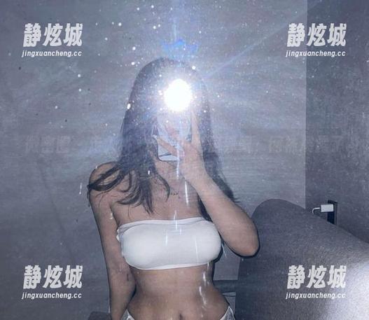 桃沢樱呀 微密圈 - 走入桃沢樱呀的私房界限,网袜展露了些微的挑逗。