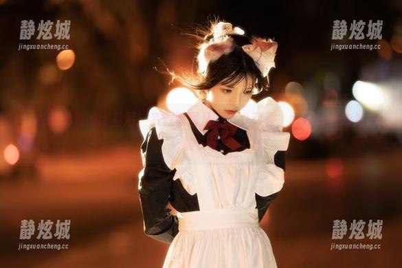 桜桃喵和她的比基尼：资源套图从不缺少话题，比如这条泳池边的长椅
