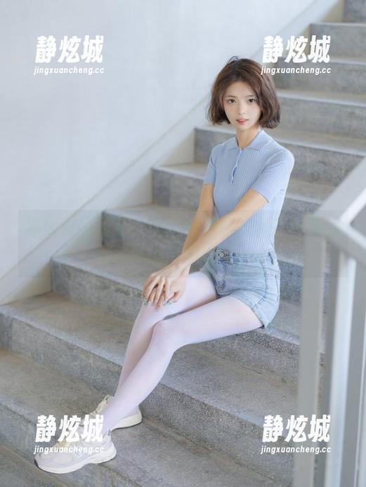 森萝财团 森萝财团图库:黑丝亮皮超短裙?非要我多看几眼么!