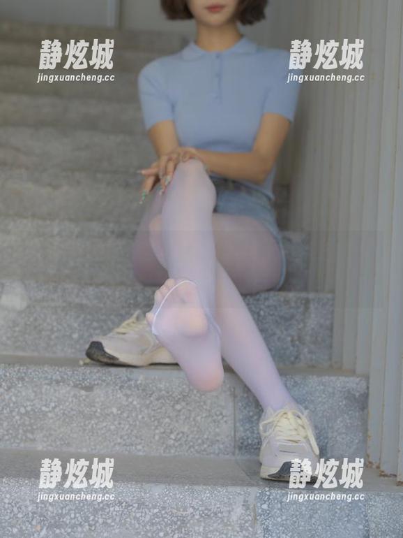 森萝财团 说到作品,森萝财团的黑丝天台美图,确实比我预想的还要自然。