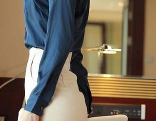 模范学院 – 看看姗姗就打奥特曼的双马尾如何妆点她的写真之旅！