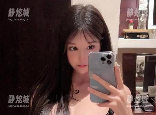 微密圈 - 沈汝凡超哇塞带你免费领略：今天的瑜伽姿势，明天的朋友圈热辣！
