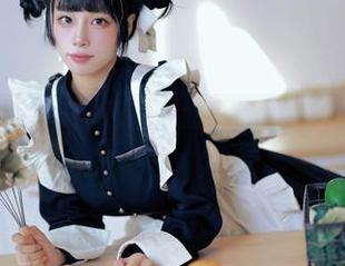 原图抢先看！洛桑w伊梓兔女郎造型，甜得过分，让人琢磨不透。