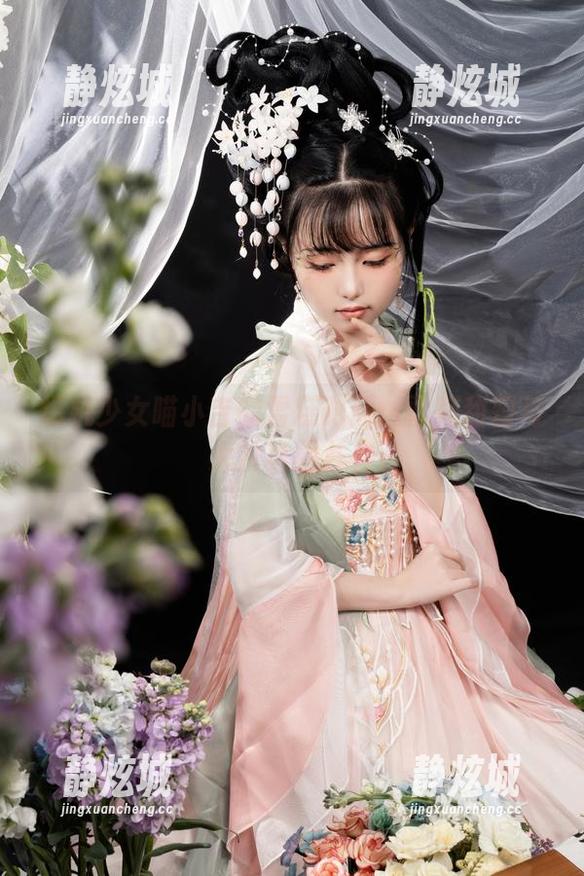 爆机少女喵小吉的雪糕时间：雪糕甜蜜与大片真相并存