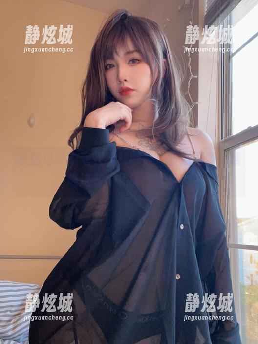 狐洛洛子的毛衣福利图集：暖意满满，瞧瞧这些“保暖”姿势。